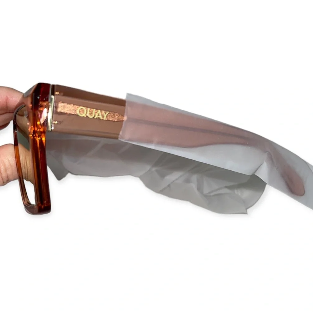 QUAY Base Line Sunglasses Blush Flat Brow Frame Champagne Mirror Lens NWT